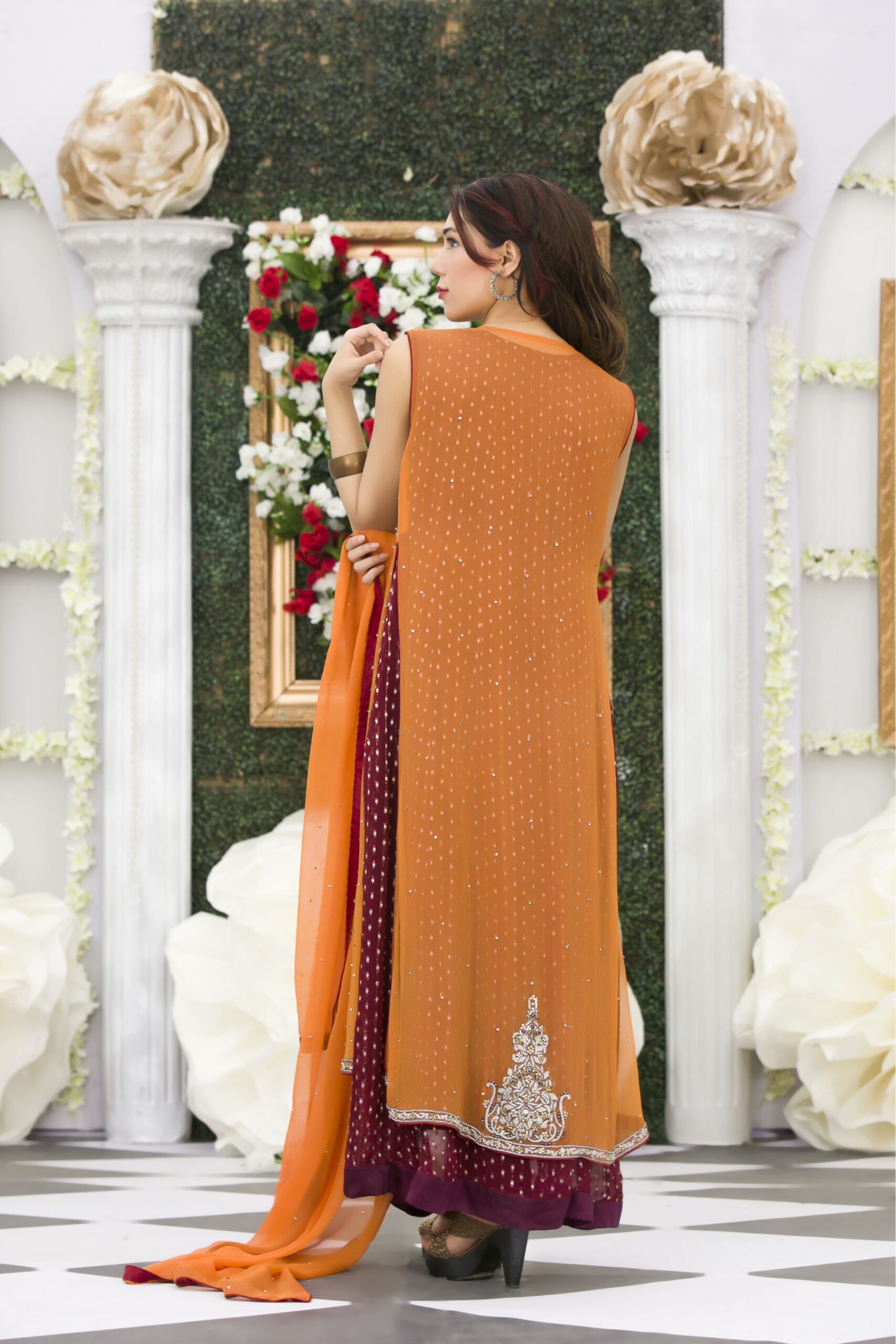 25 Mehndi dresses and outfits trending this wedding season! | Bridal Look |  Wedding Blog