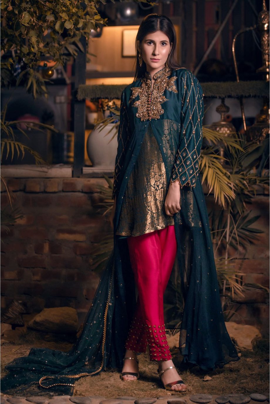 Buy Exclusive Bottle Green And Magenta Bridal Wear – Aqbd02 Online In USA, Uk & Pakistan - 01