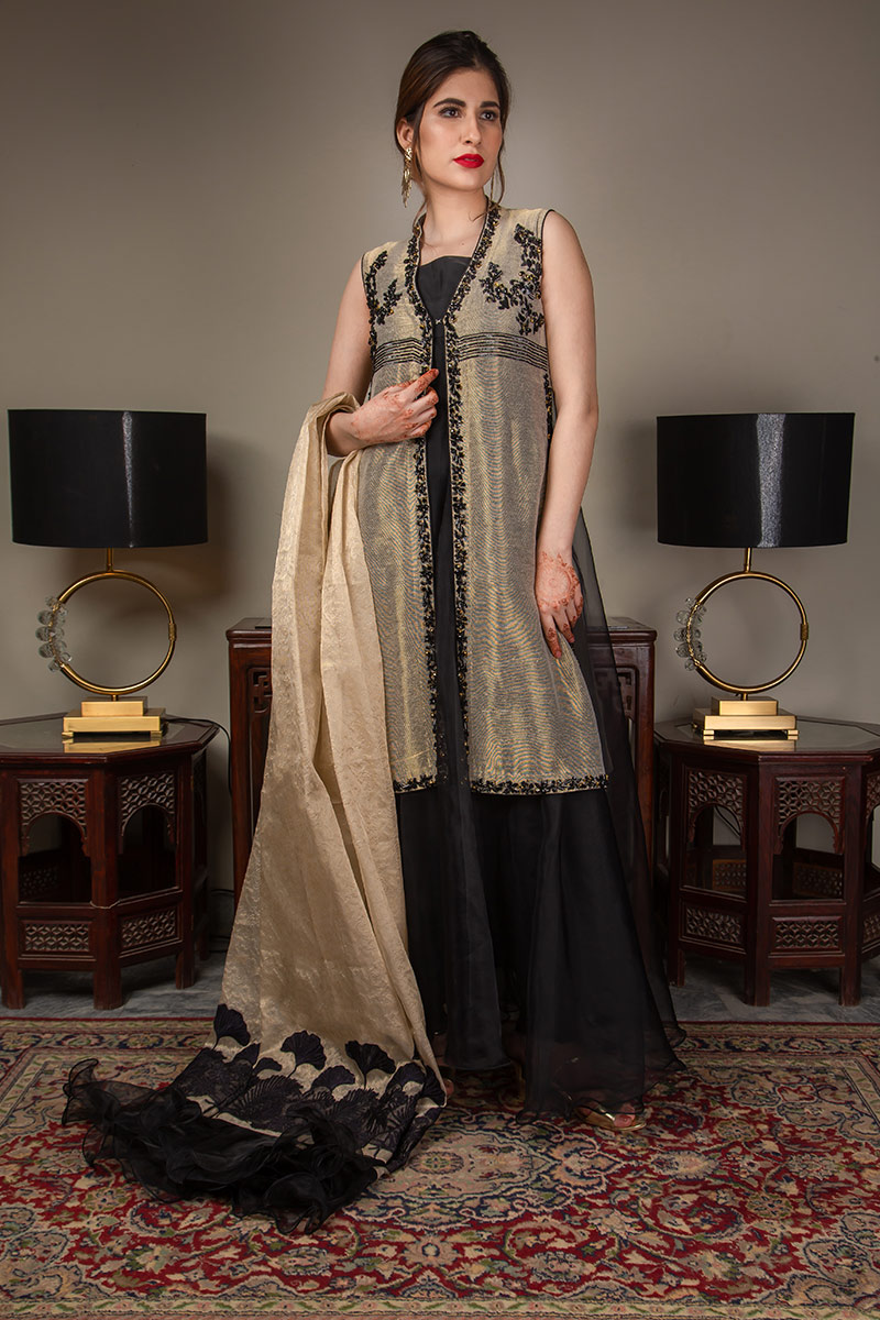 Buy Exclusive Gold And Black Luxury Pret – Sds489 Online In USA, Uk & Pakistan