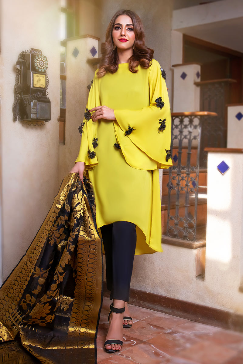 EXCLUSIVE YELLOW AND BLACK LUXURY PRET 2021