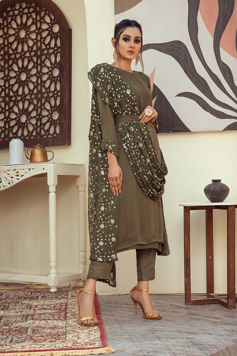 Green Mehndi Dress for Bride in Pishwas Frock Style – tariqfarooq
